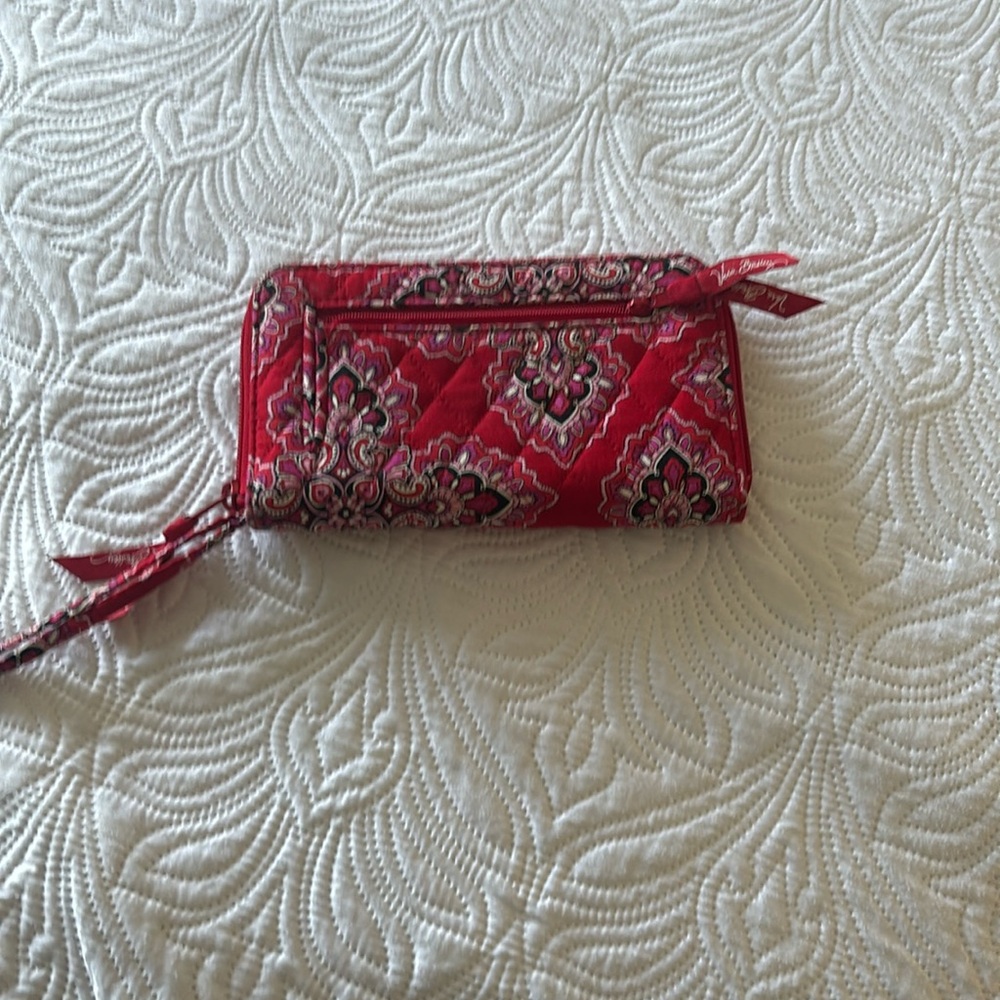 Ladies Vera Bradley red wrislet / wallet